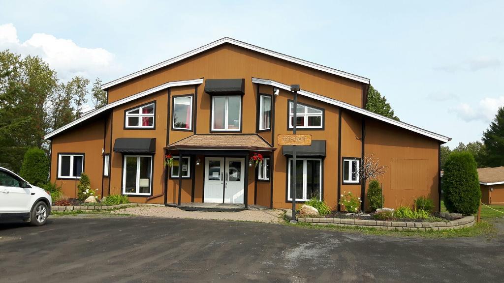 Chalets Du Lac Matapedia Val-Brillant Экстерьер фото
