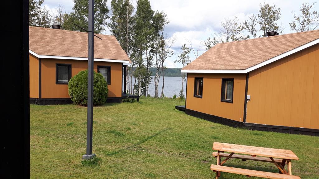 Chalets Du Lac Matapedia Val-Brillant Экстерьер фото